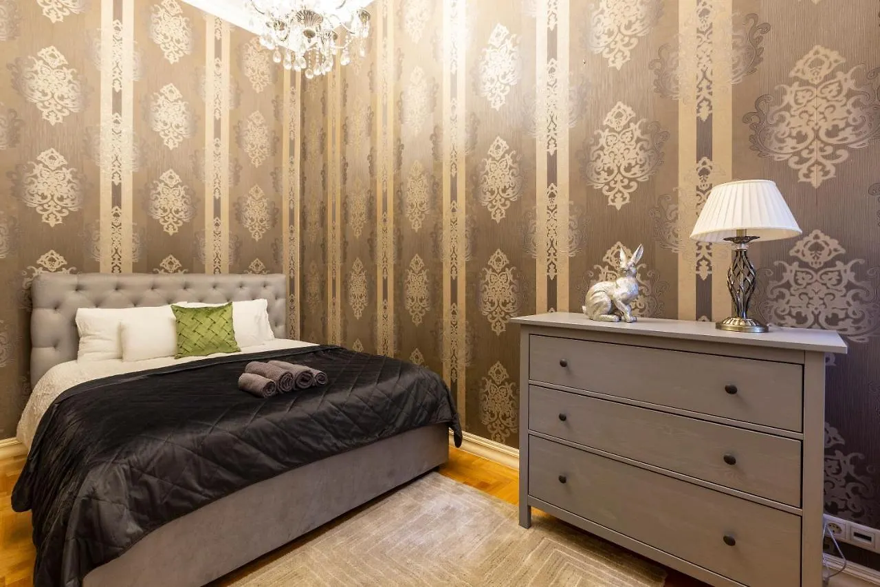 Luxury Central Home Next To The New York Cafe Budapest Hungary