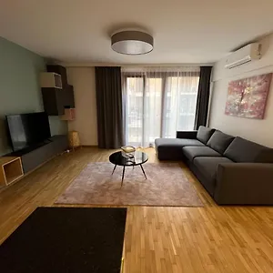 Appartamento K9b2/5, Budapest