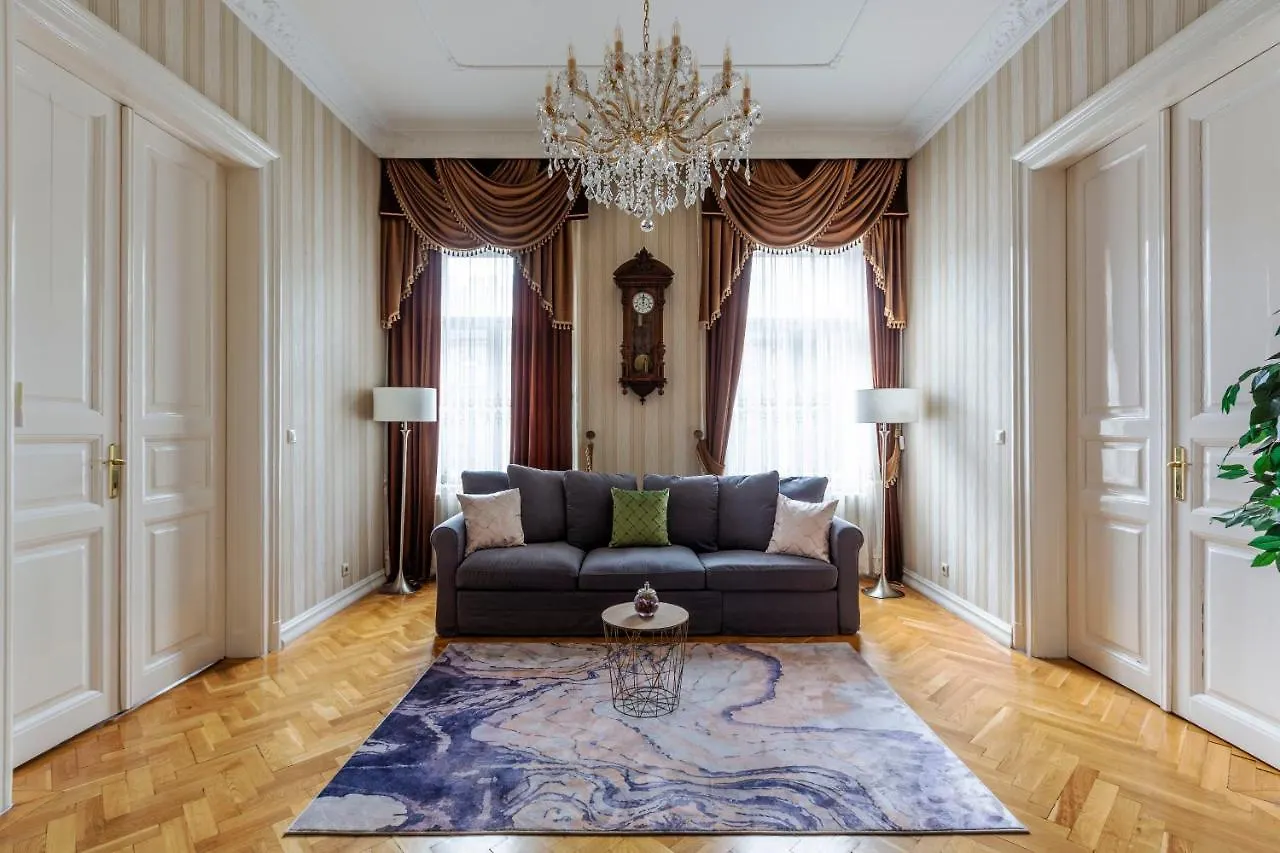 Luxury Central Home Next To The New York Cafe contacts