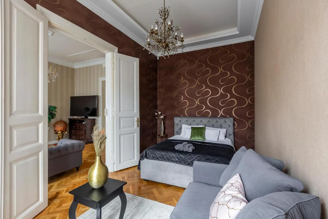 Apartment Luxury Central Home Next To The New York Cafe Budapest