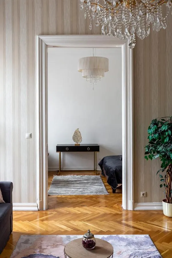 Luxury Central Home Next To The New York Cafe Budapest